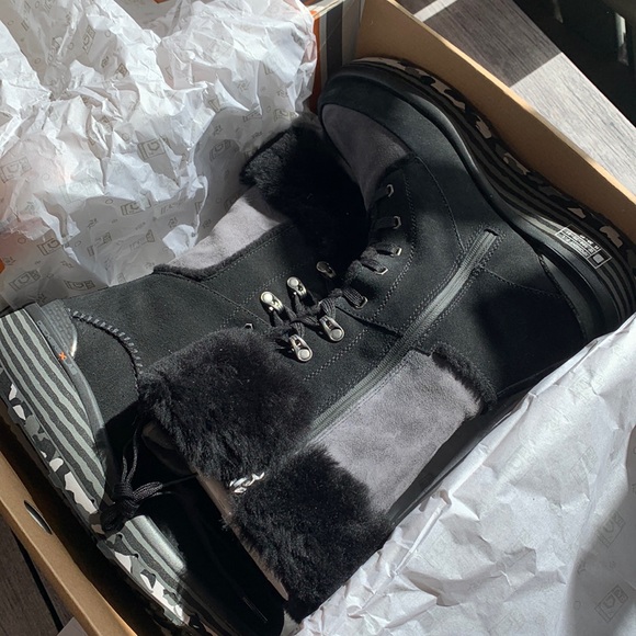 NWT Deckers X Lab ladies Boot - Picture 2 of 5